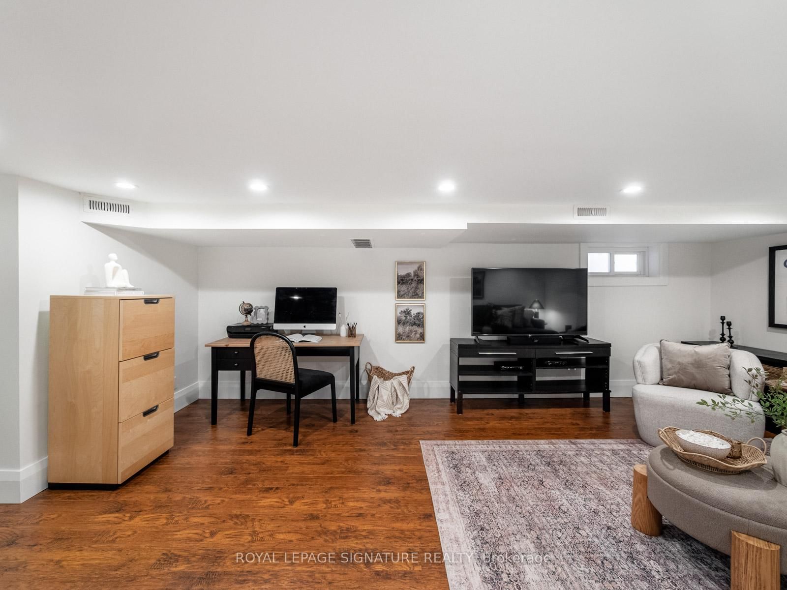 Semi-Detached House for sale at 120 Hollywood Crescent, Toronto, Ontario, M4L 2K6 - Woodbine Corridor - MLS: E12990190