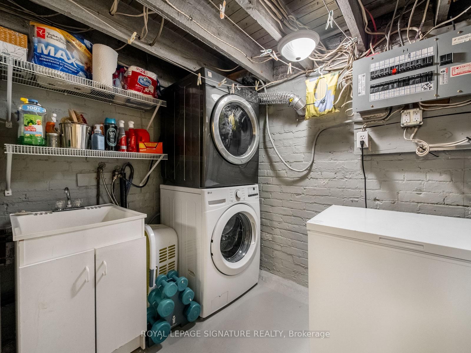 Semi-Detached House for sale at 120 Hollywood Crescent, Toronto, Ontario, M4L 2K6 - Woodbine Corridor - MLS: E12990190