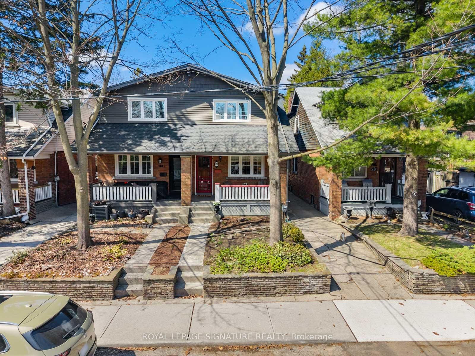 Semi-Detached House for sale at 120 Hollywood Crescent, Toronto, Ontario, M4L 2K6 - Woodbine Corridor - MLS: E12990190