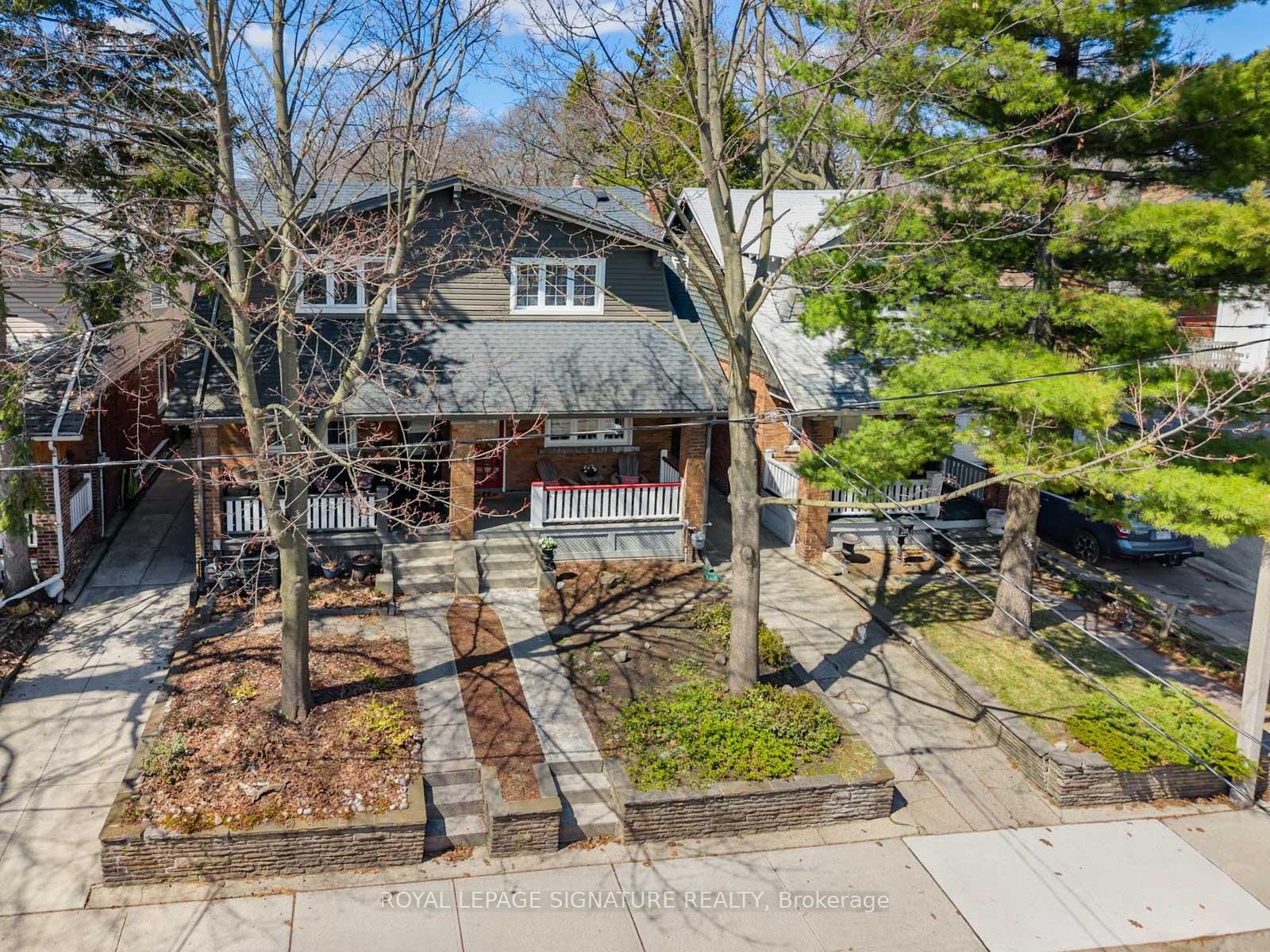 Semi-Detached House for sale at 120 Hollywood Crescent, Toronto, Ontario, M4L 2K6 - Woodbine Corridor - MLS: E12990190