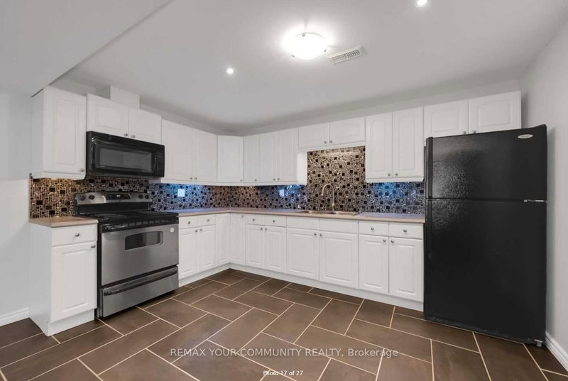 122 Rosehill Blvd, Oshawa, L1J 5G9 | Image 3