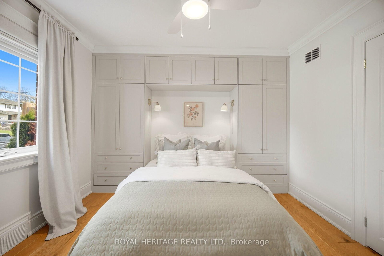 867 Parklane Avenue - Photo 11