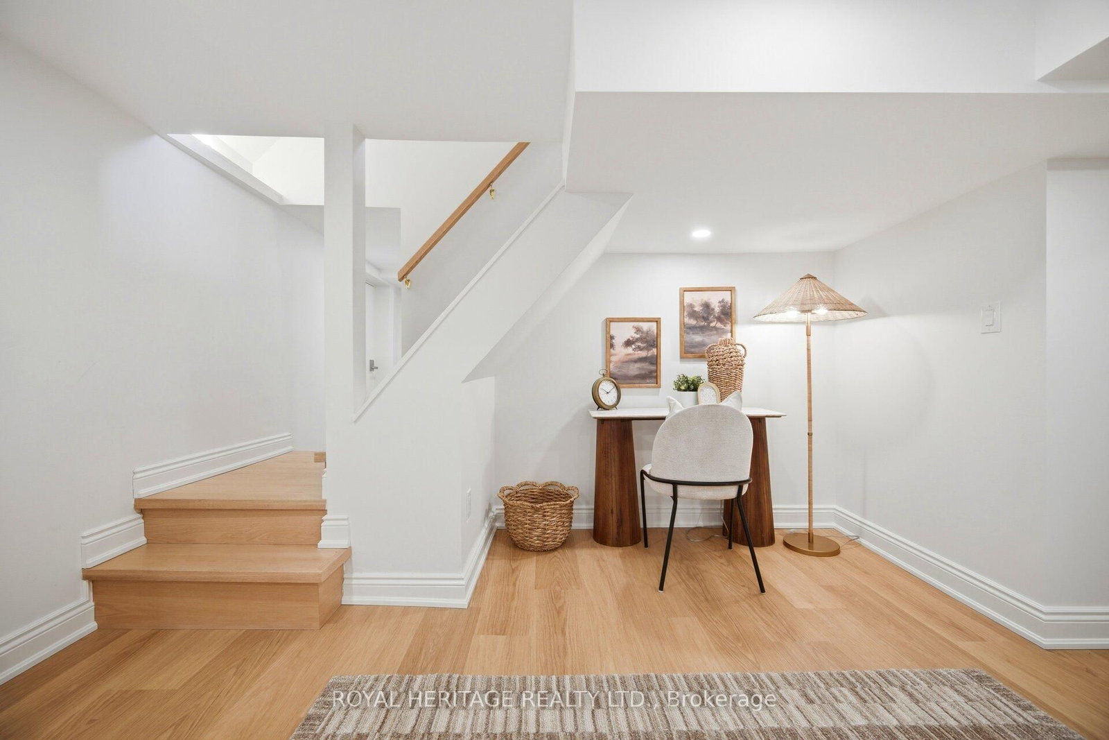 867 Parklane Avenue - Photo 15