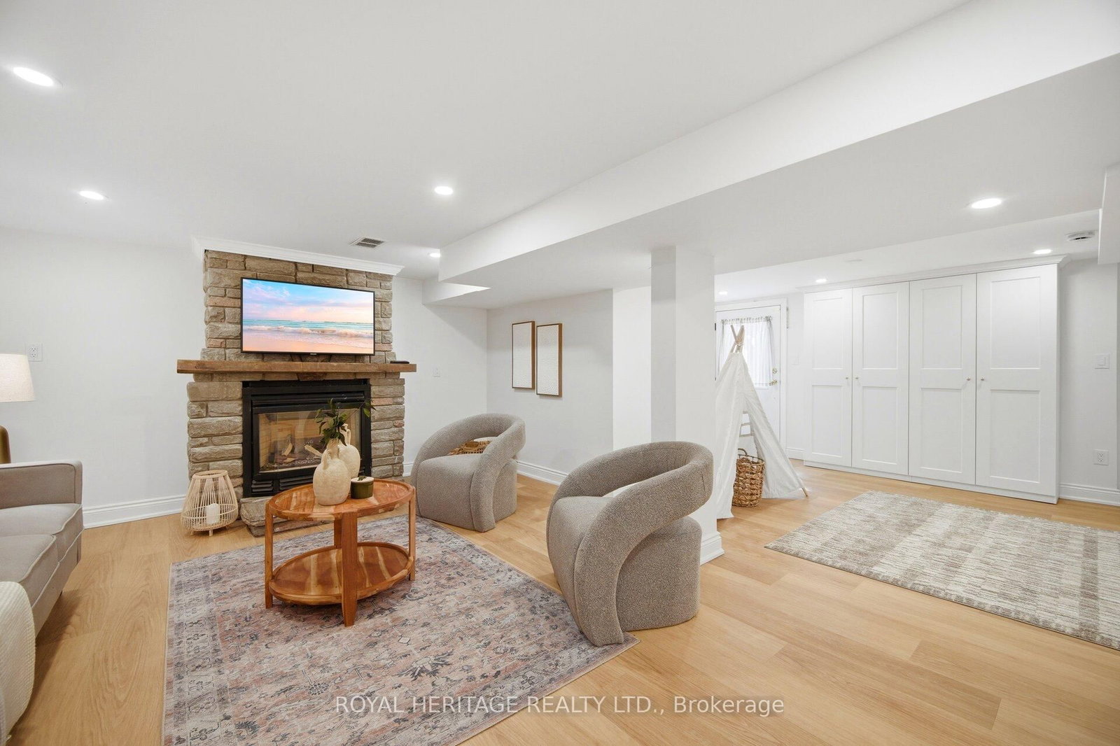 867 Parklane Avenue - Photo 17