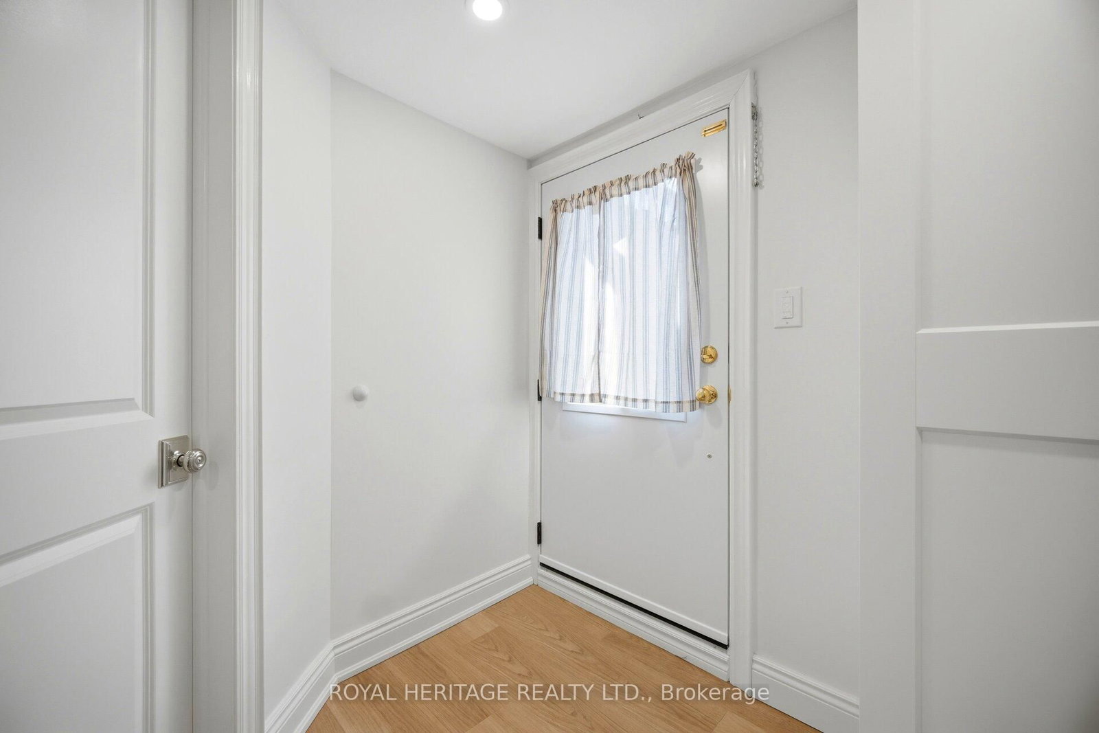 867 Parklane Avenue - Photo 22