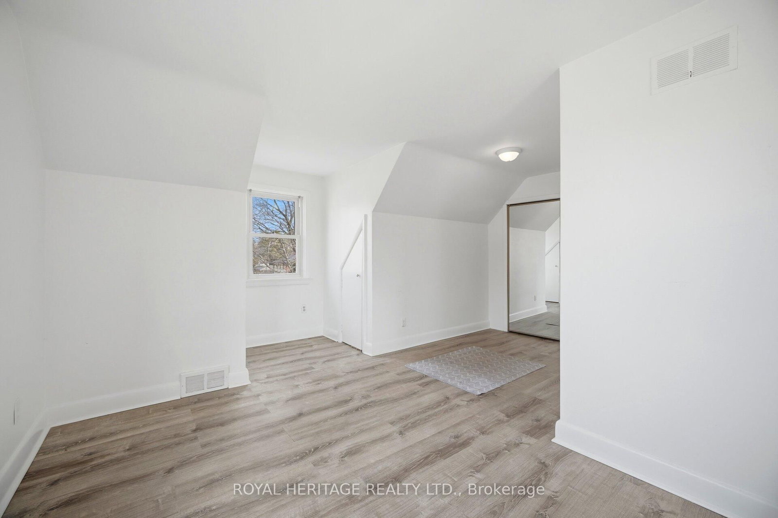 867 Parklane Avenue - Photo 25