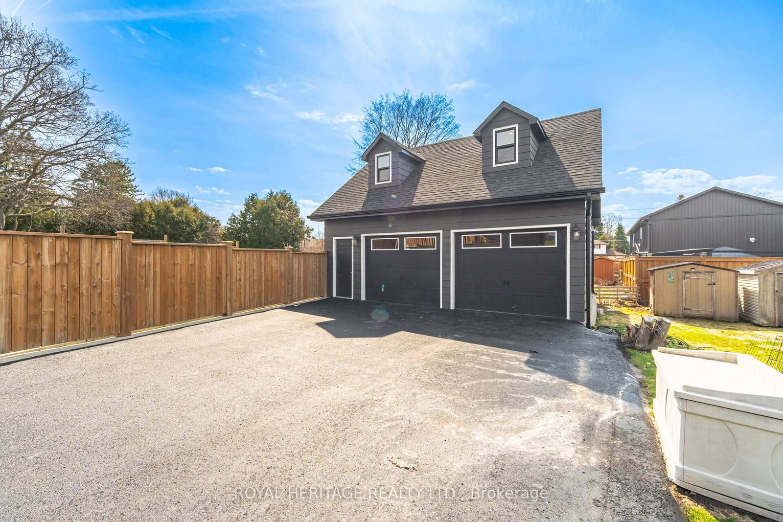 867 Parklane Avenue - Photo 31