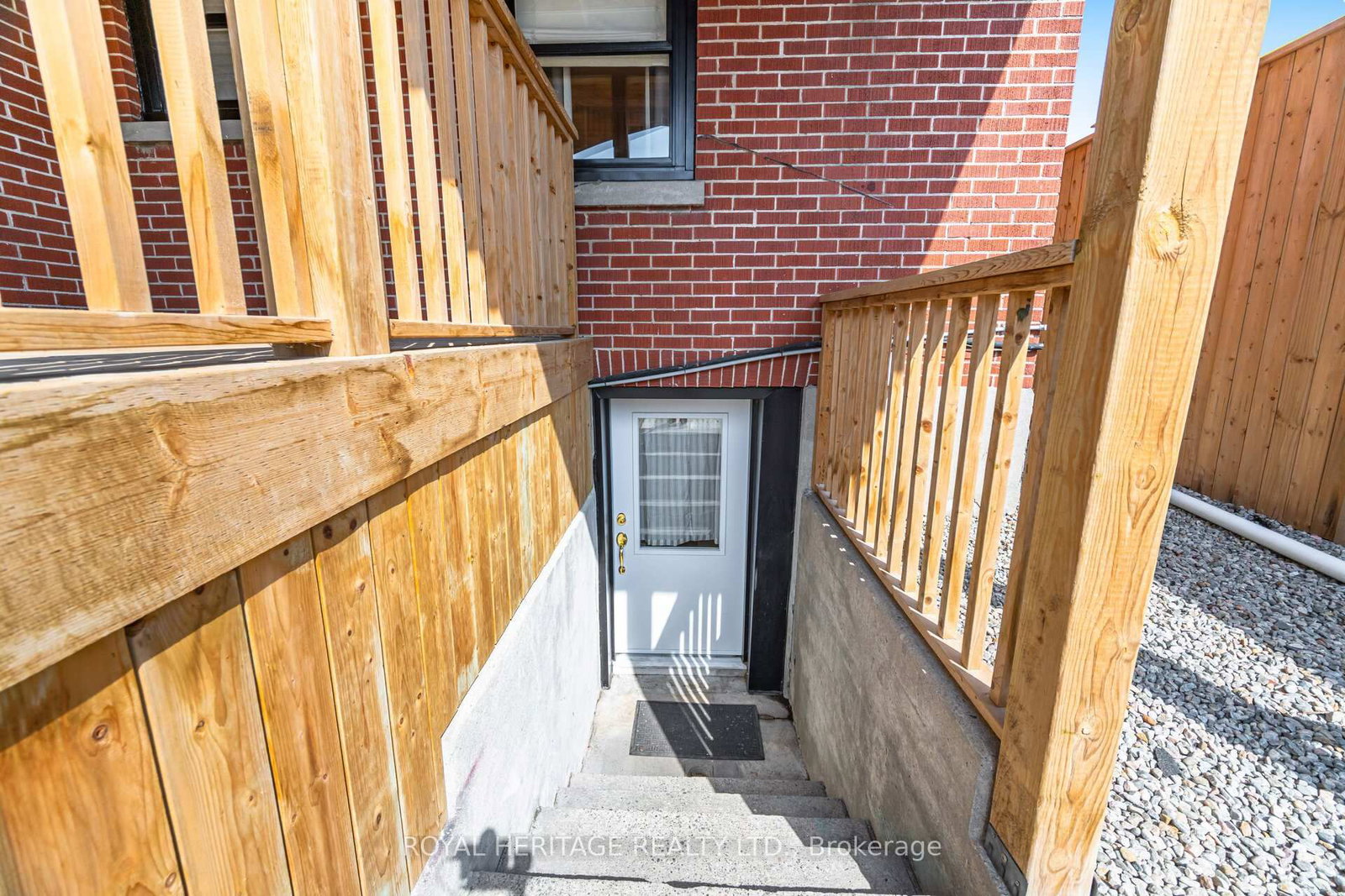 867 Parklane Avenue - Photo 37