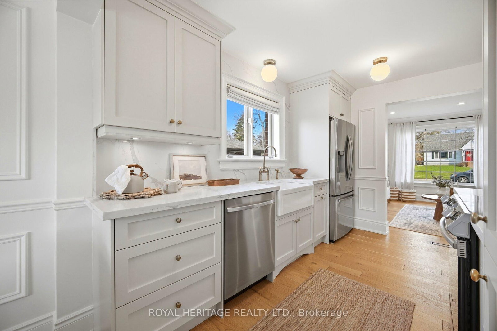 867 Parklane Avenue - Photo 6