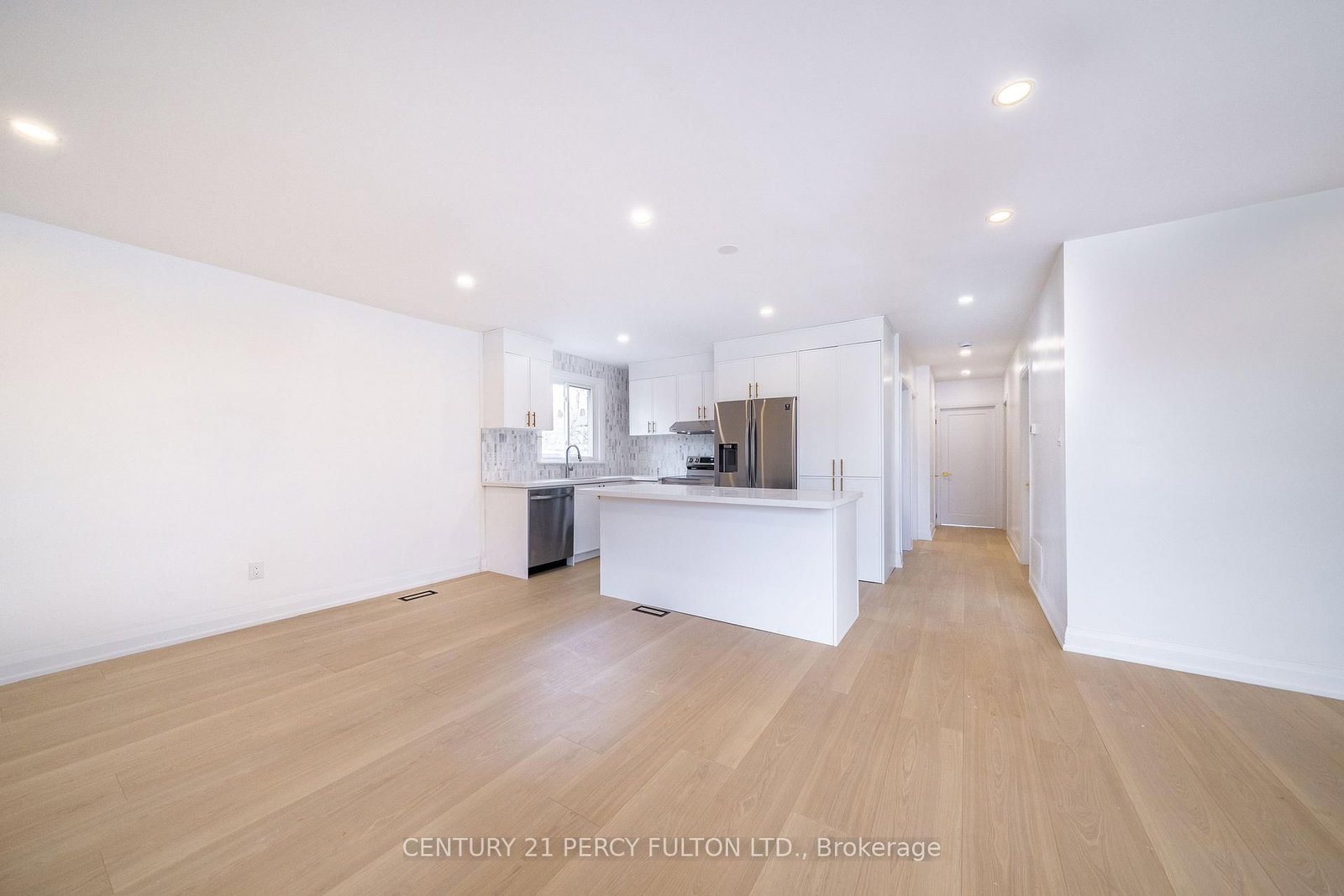 Detached House for sale at 49 Amiens Road, Toronto, Ontario, M1E 3S7 - West Hill - MLS: E12990652