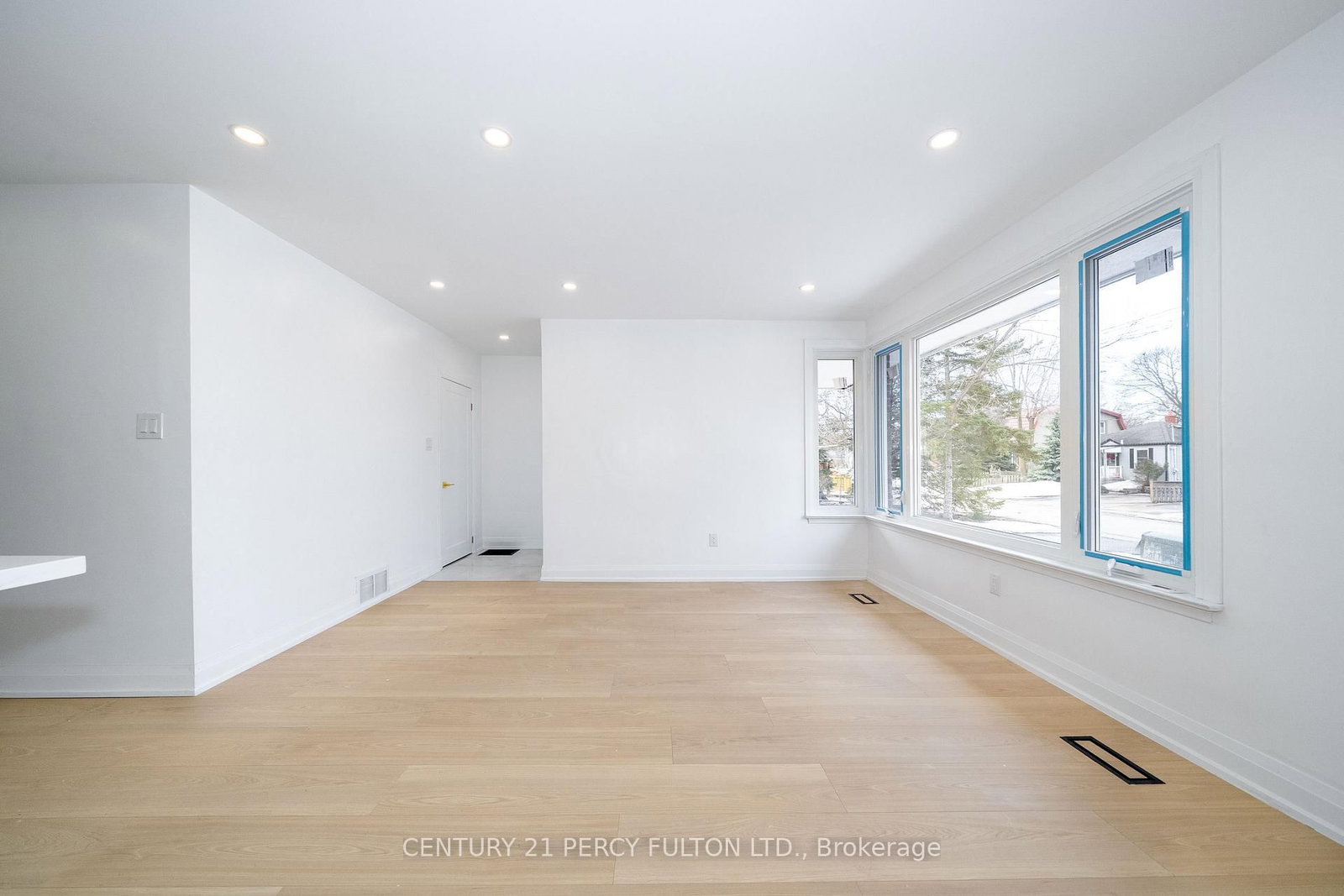 Detached House for sale at 49 Amiens Road, Toronto, Ontario, M1E 3S7 - West Hill - MLS: E12990652