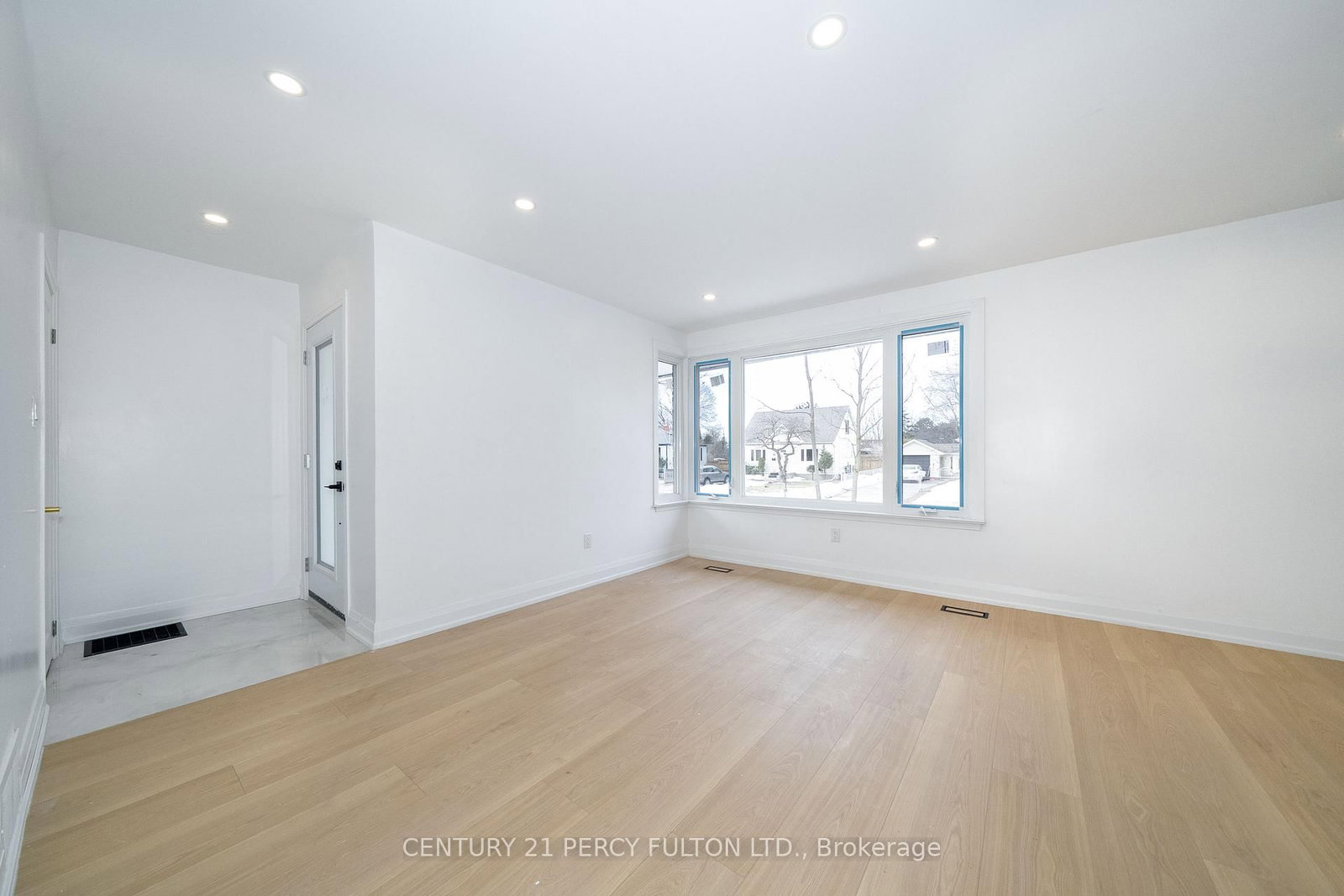 Detached House for sale at 49 Amiens Road, Toronto, Ontario, M1E 3S7 - West Hill - MLS: E12990652