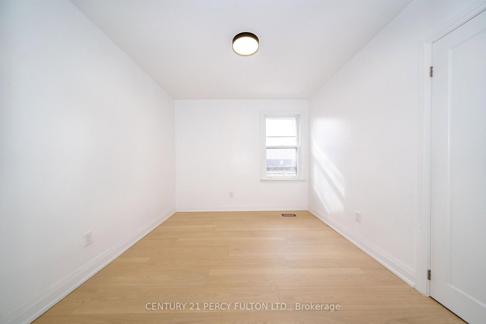 Detached House for sale at 49 Amiens Road, Toronto, Ontario, M1E 3S7 - West Hill - MLS: E12990652