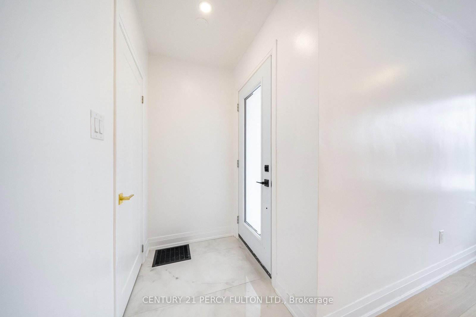 Detached House for sale at 49 Amiens Road, Toronto, Ontario, M1E 3S7 - West Hill - MLS: E12990652