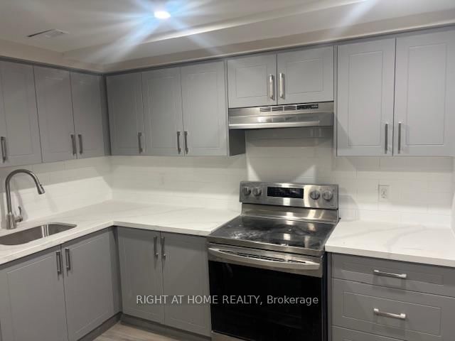 352 Phillip Murray Ave, Oshawa, L1J 1H2 | Image 2