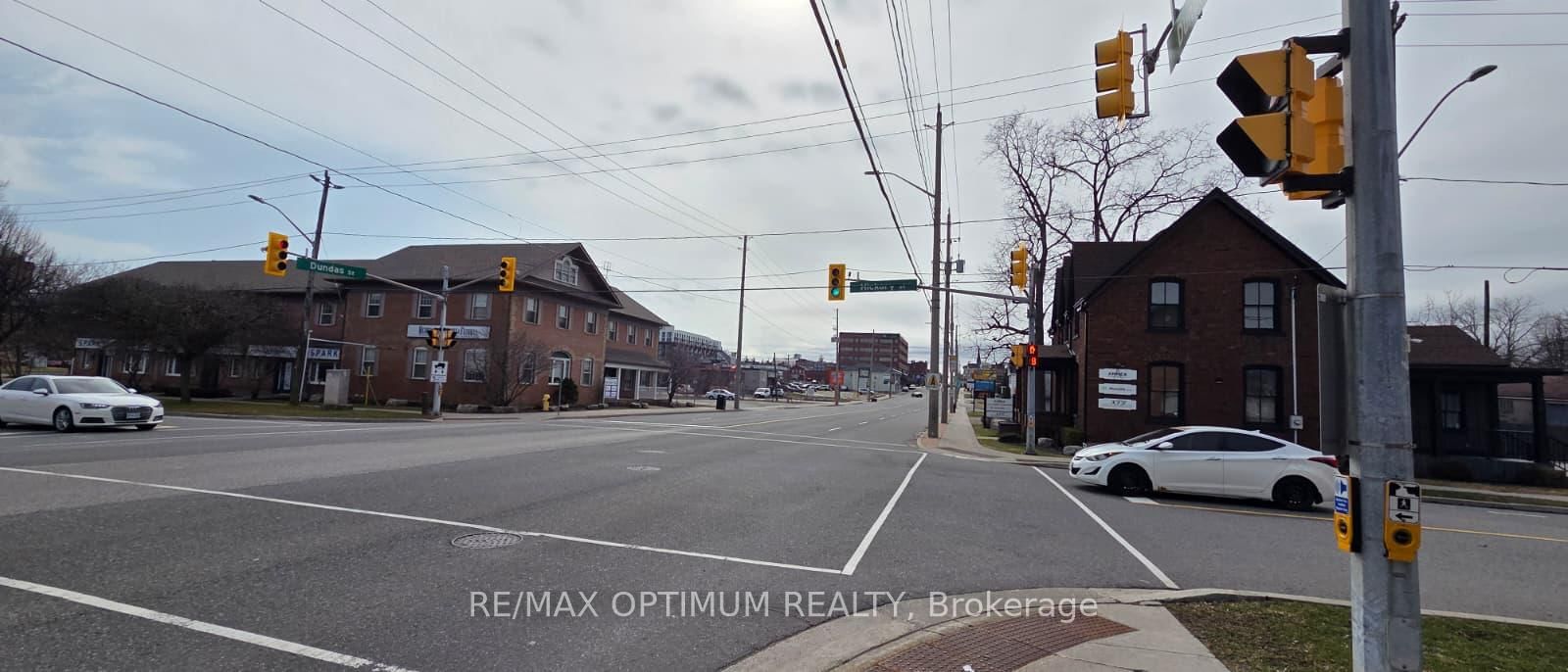 400 Dundas Street, Unit G - T4 Room 2 - Photo 16