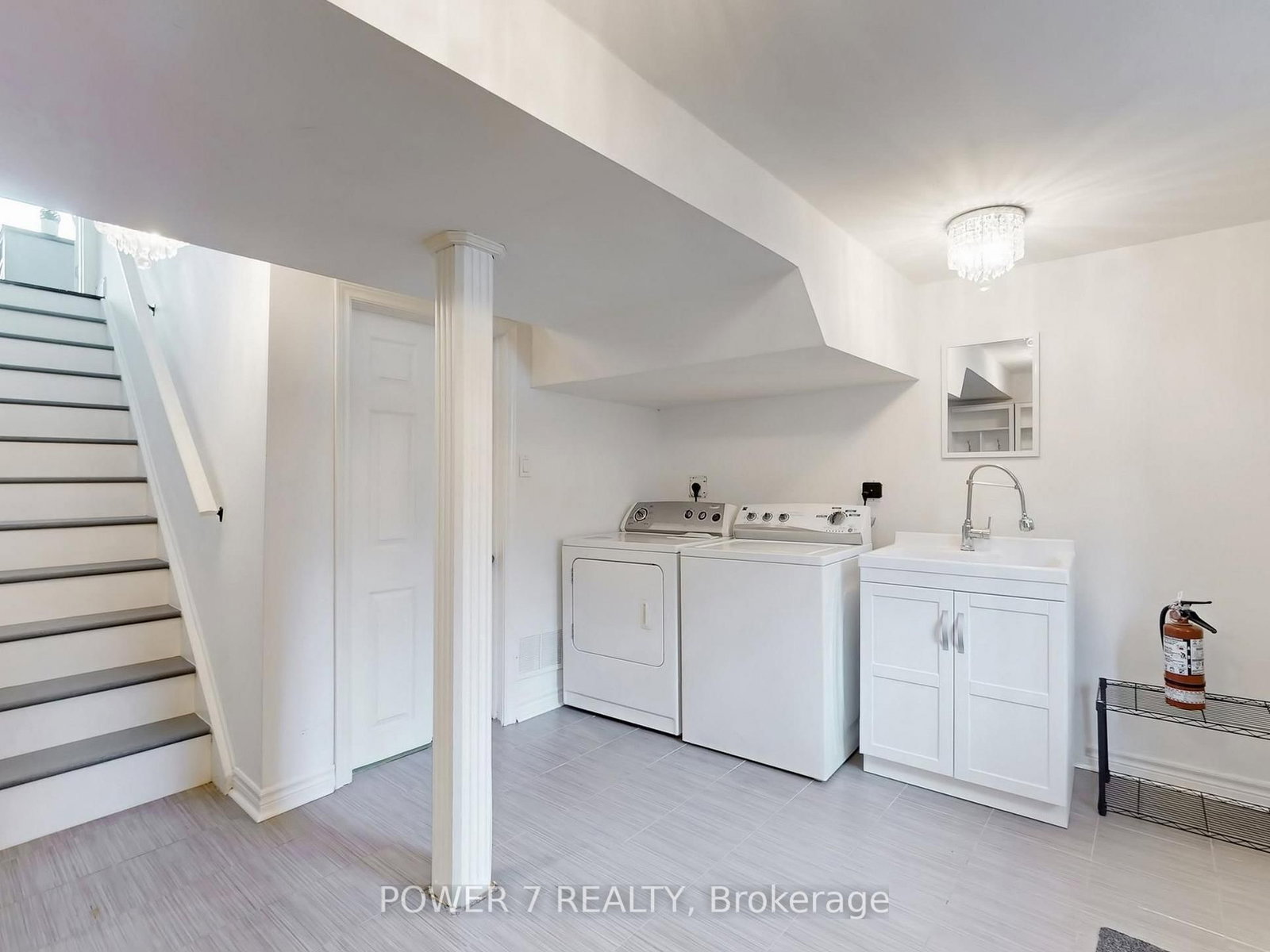 Detached House for sale at 118 Kirker Avenue, Toronto, Ontario, M1G 1N1 - Woburn - MLS: E12991122