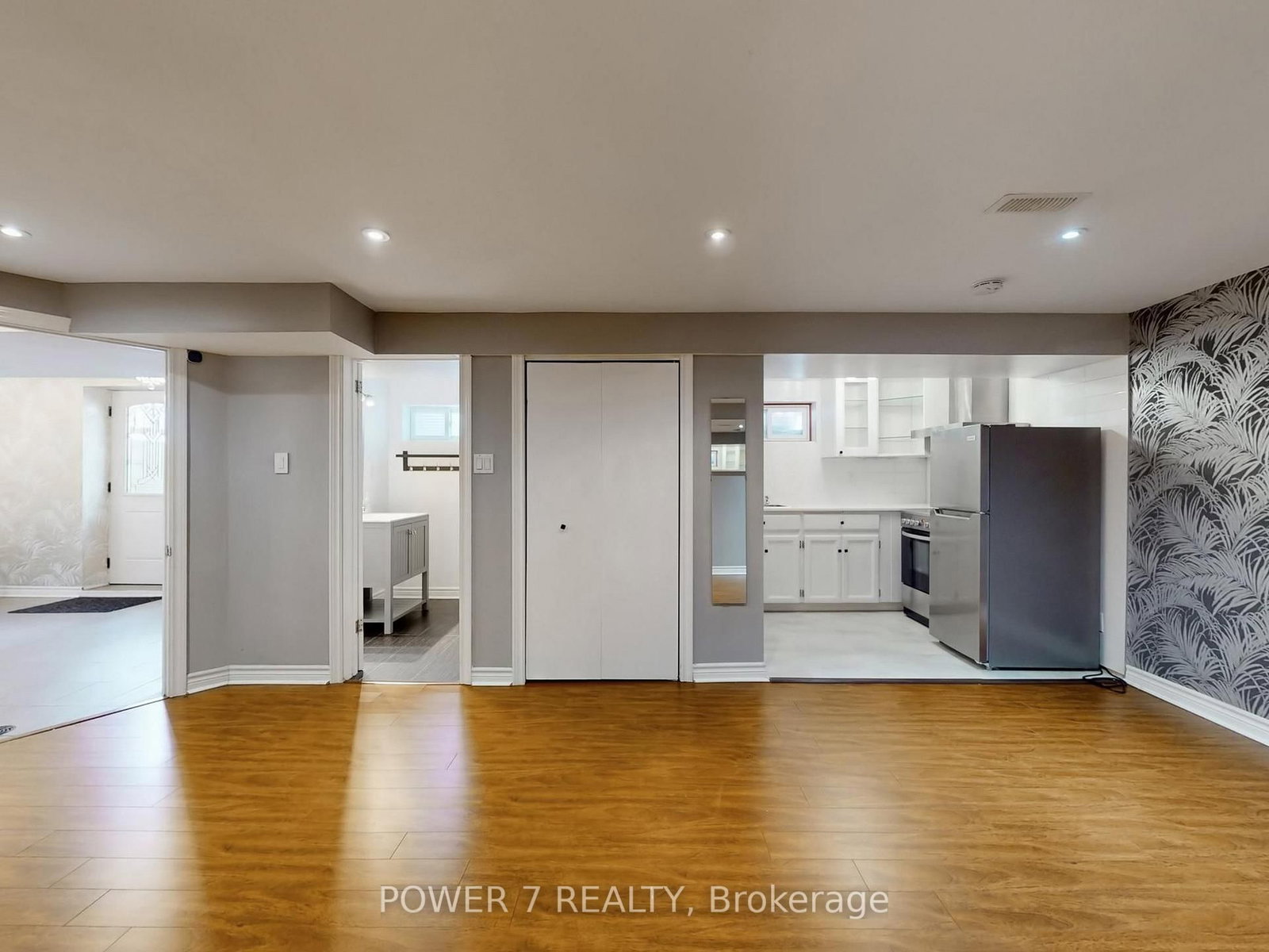 Detached House for sale at 118 Kirker Avenue, Toronto, Ontario, M1G 1N1 - Woburn - MLS: E12991122