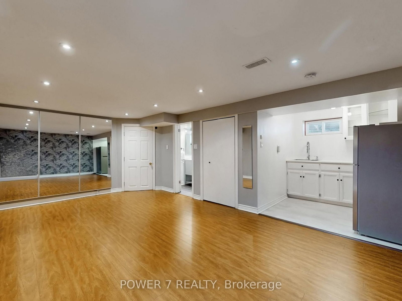 Detached House for sale at 118 Kirker Avenue, Toronto, Ontario, M1G 1N1 - Woburn - MLS: E12991122