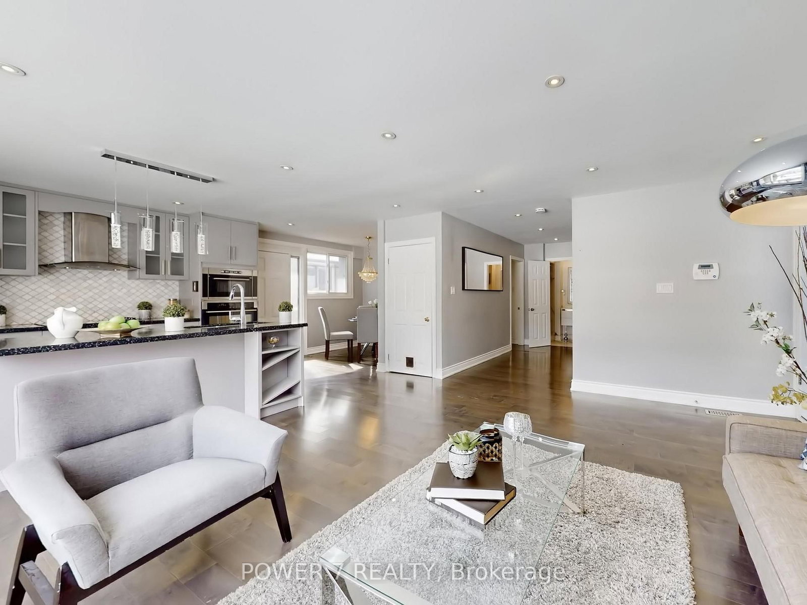 Detached House for sale at 118 Kirker Avenue, Toronto, Ontario, M1G 1N1 - Woburn - MLS: E12991122