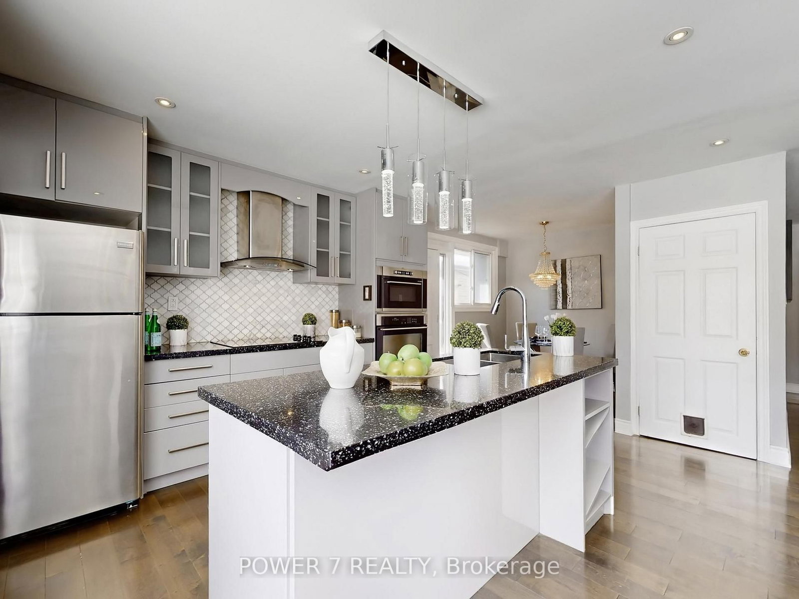 Detached House for sale at 118 Kirker Avenue, Toronto, Ontario, M1G 1N1 - Woburn - MLS: E12991122