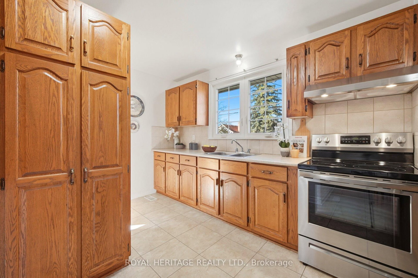 Detached House for sale at 45 Andrew Avenue, Toronto, Ontario, M1M 3H1 - Cliffcrest - MLS: E12991126