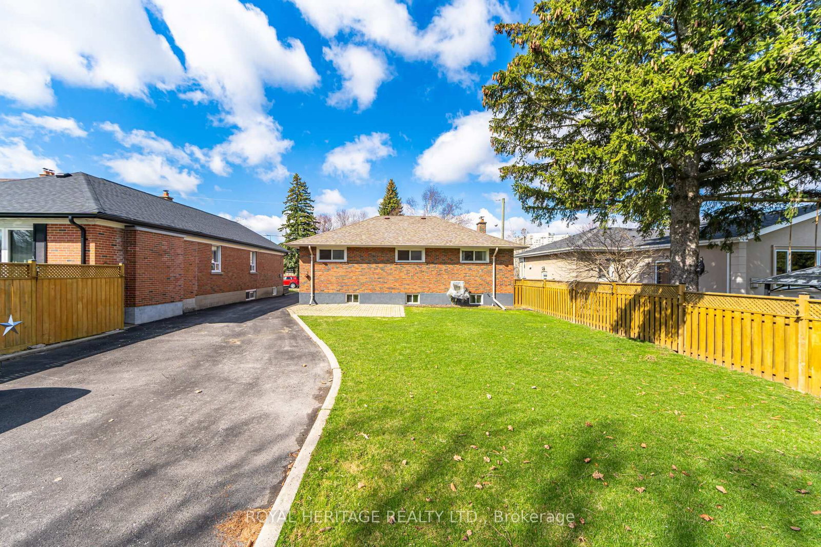 Detached House for sale at 45 Andrew Avenue, Toronto, Ontario, M1M 3H1 - Cliffcrest - MLS: E12991126