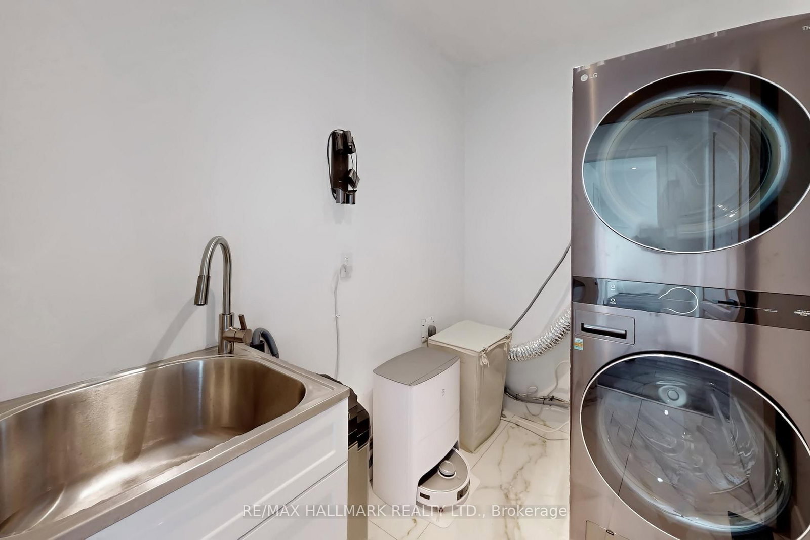 Detached House for sale at 49 Sonley Drive, Whitby, Ontario, L1R 3B7 - Taunton North - MLS: E12991342