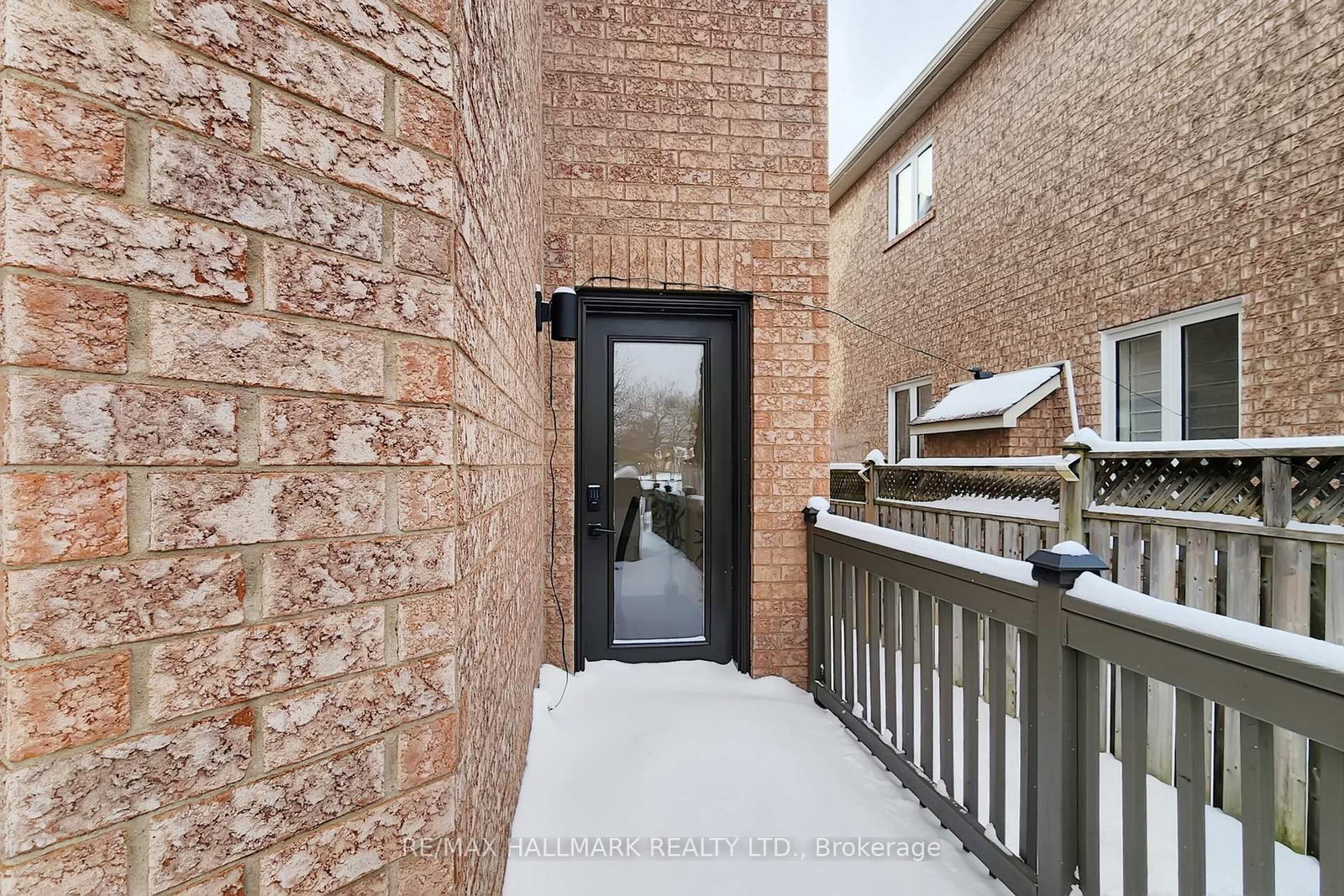 Detached House for sale at 49 Sonley Drive, Whitby, Ontario, L1R 3B7 - Taunton North - MLS: E12991342