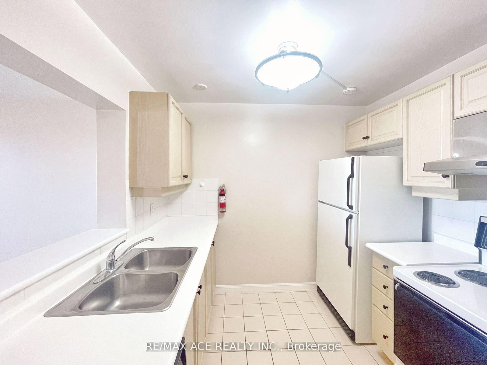 88 Corporate Drive, Unit 615 - Photo 6