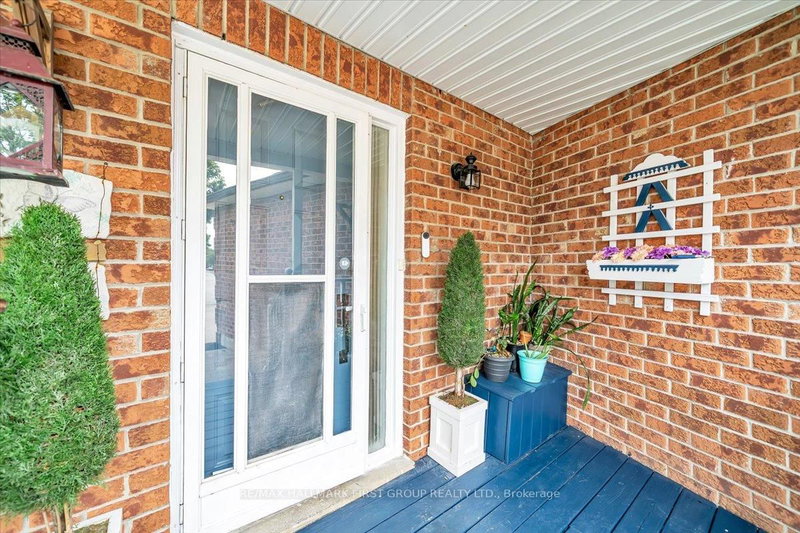 1138 Tanzer Crt, Pickering, L1W 3S4 | Image 3