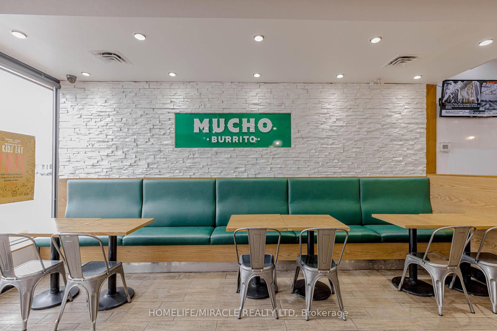 320 Harwood Avenue S, Unit 2 - Photo 15