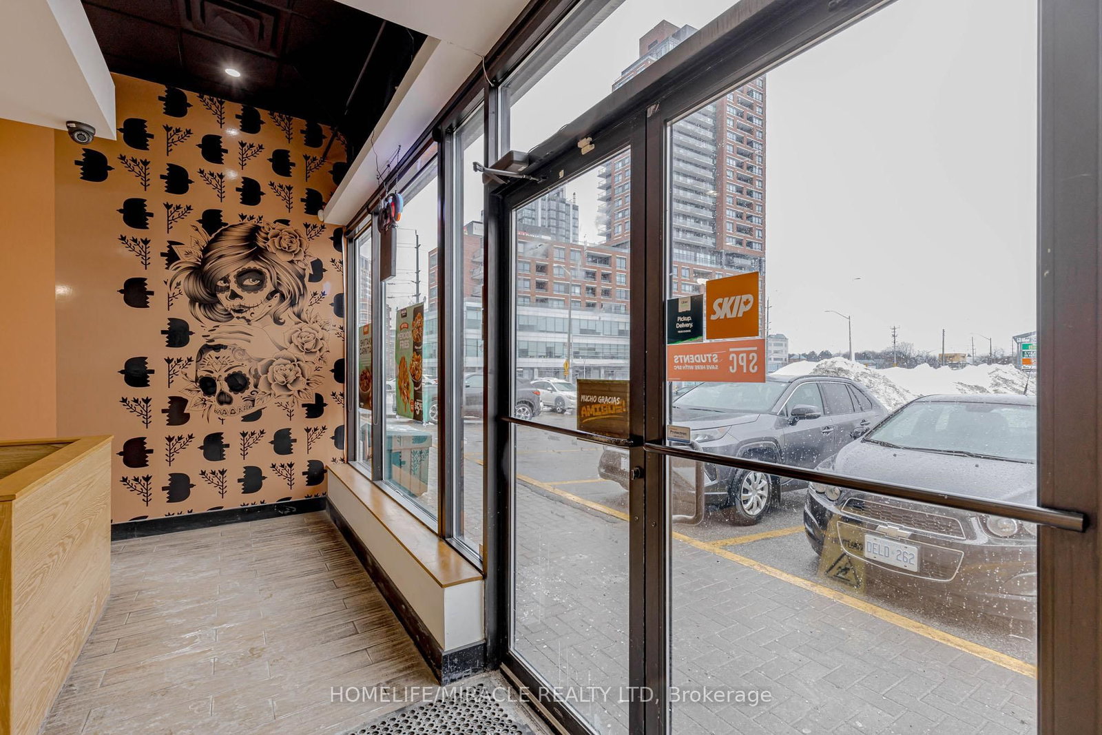 320 Harwood Avenue S, Unit 2 - Photo 4