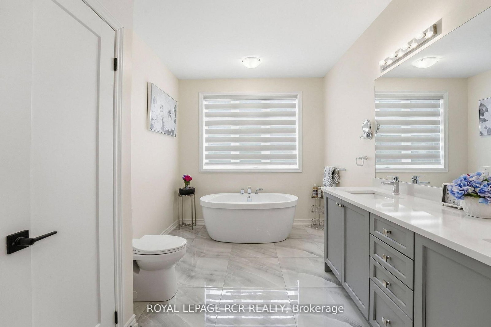 Detached House for sale at 20 Morley Crescent, Whitby, Ontario, L1R 0P1 - Rolling Acres - MLS: E12991632