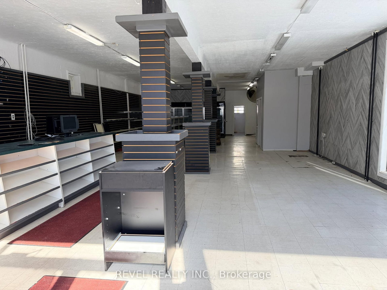 166 Adelaide Avenue E - Photo 3