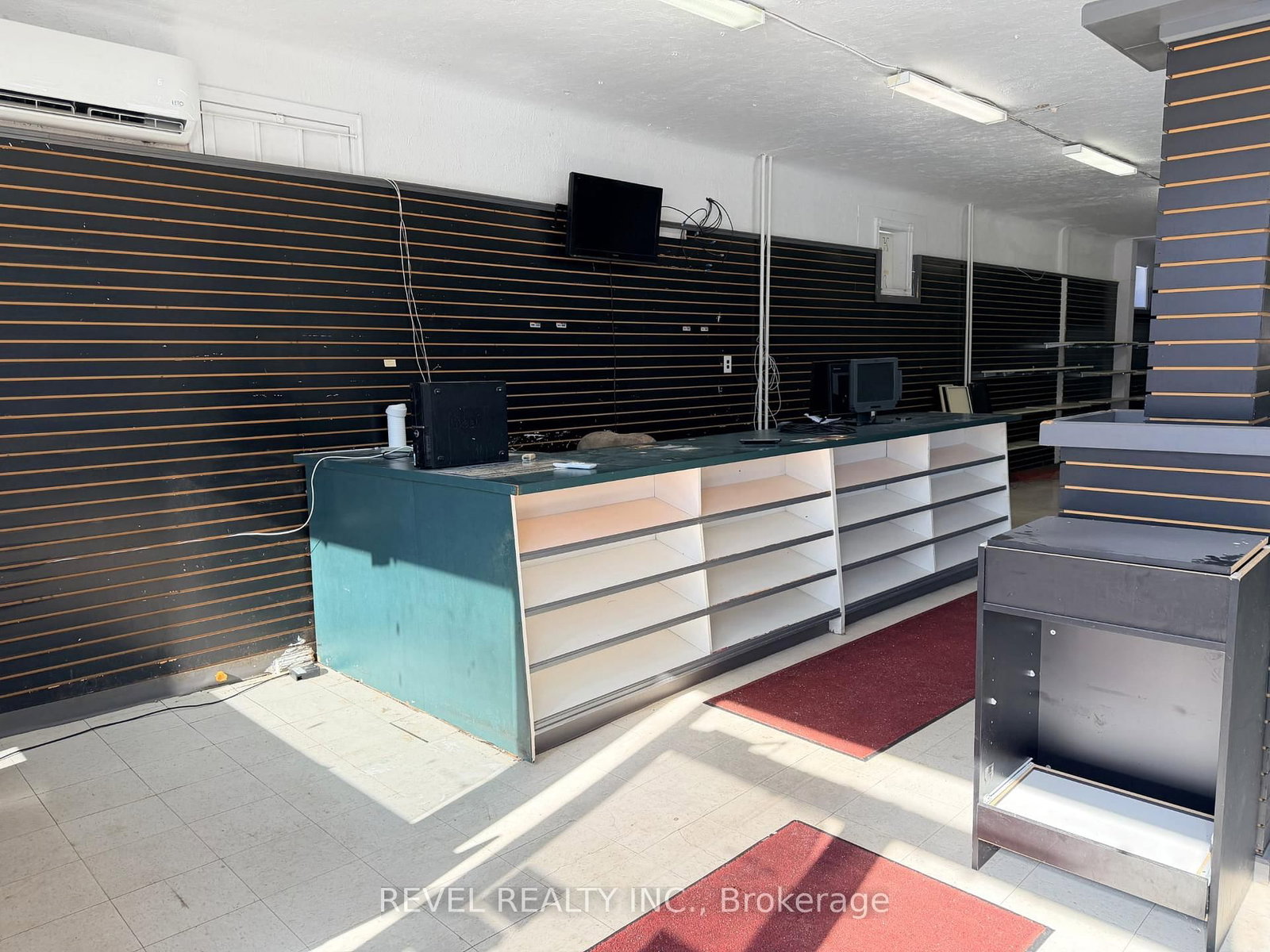 166 Adelaide Avenue E - Photo 4