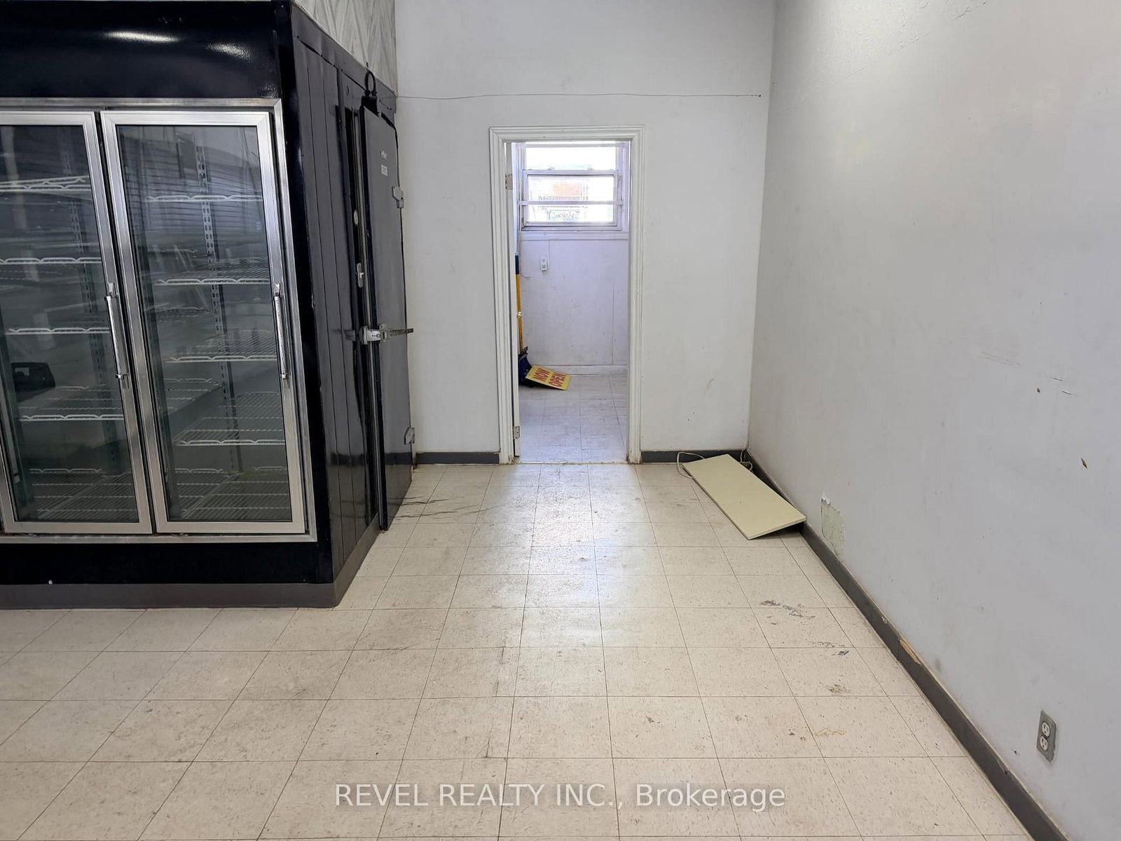 166 Adelaide Avenue E - Photo 5