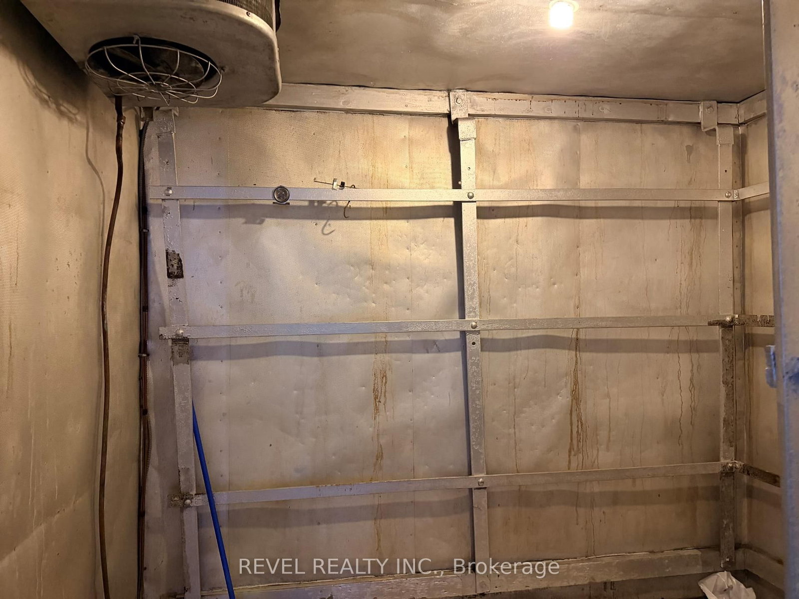 166 Adelaide Avenue E - Photo 9