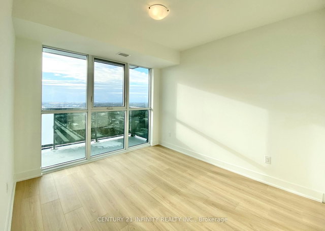 2006 - 2545 Simcoe Street N