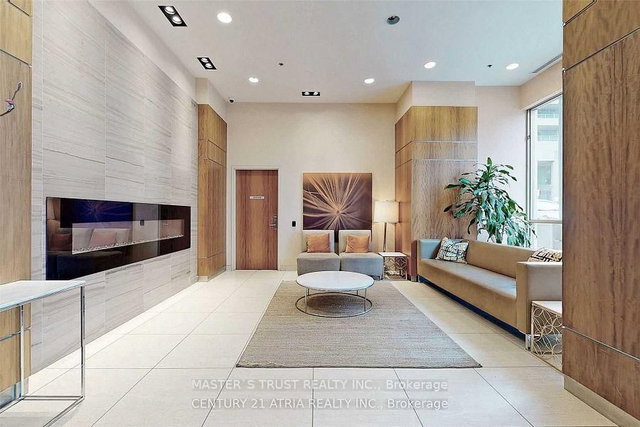 2207 - 50 Town Centre Court