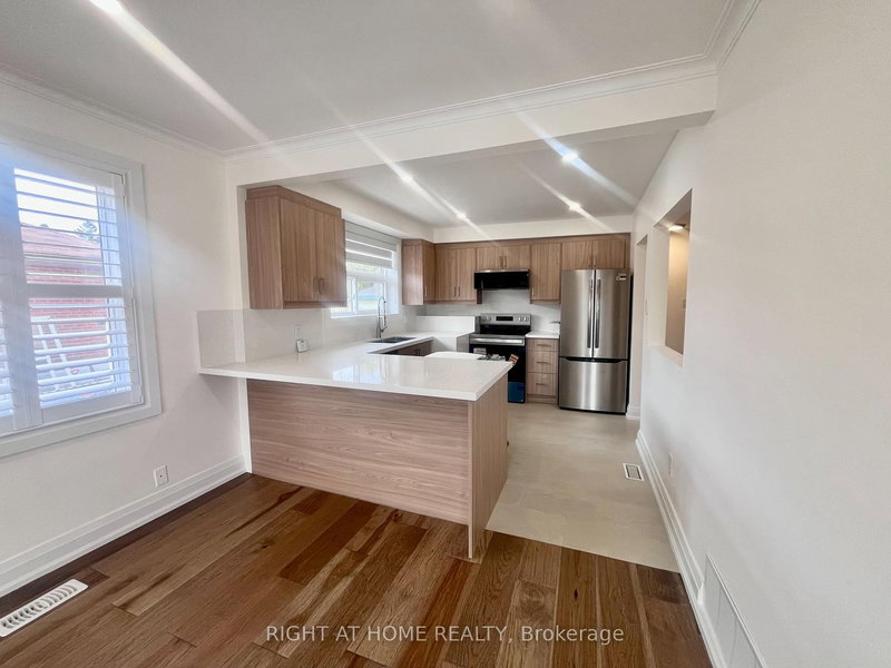 22 Frolick Cres, Toronto, M1G 3E7 | Image 2