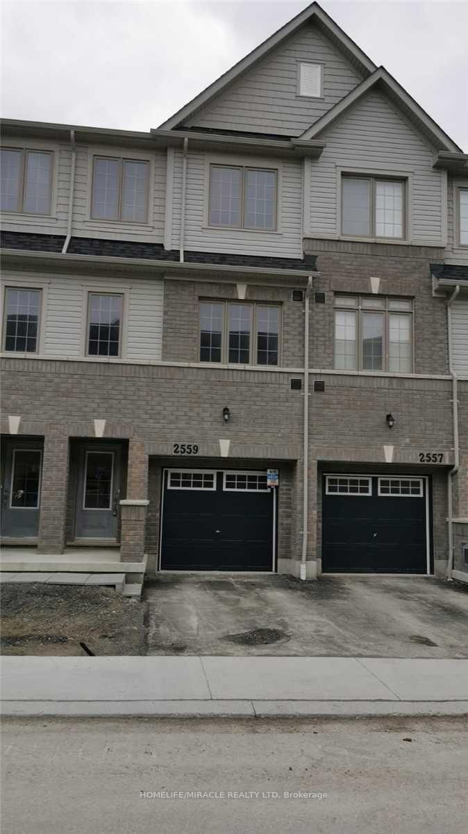 2559 Barbarolli Path, Oshawa, L1L 0P9 | Image 2