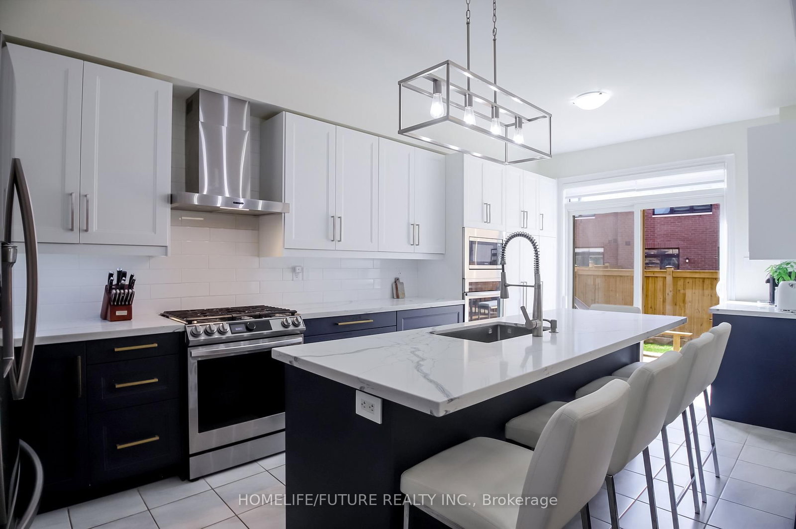 Detached House for sale at 27 Ogston Crescent, Whitby, Ontario, L1P 0H3 - Rural Whitby - MLS: E12992196