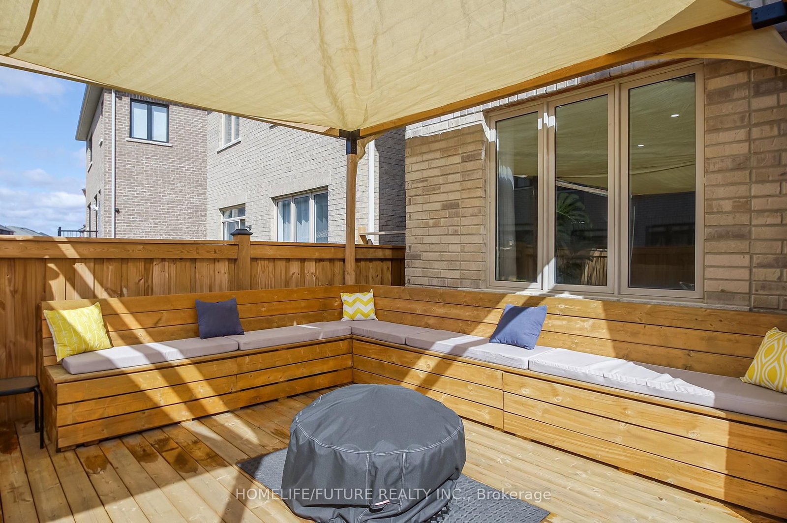 Detached House for sale at 27 Ogston Crescent, Whitby, Ontario, L1P 0H3 - Rural Whitby - MLS: E12992196