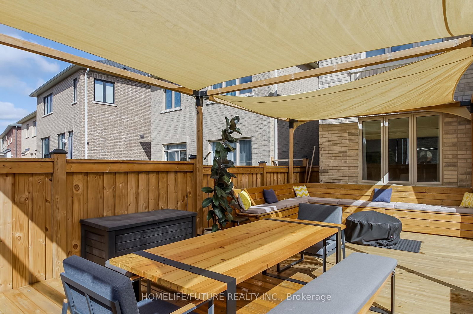 Detached House for sale at 27 Ogston Crescent, Whitby, Ontario, L1P 0H3 - Rural Whitby - MLS: E12992196