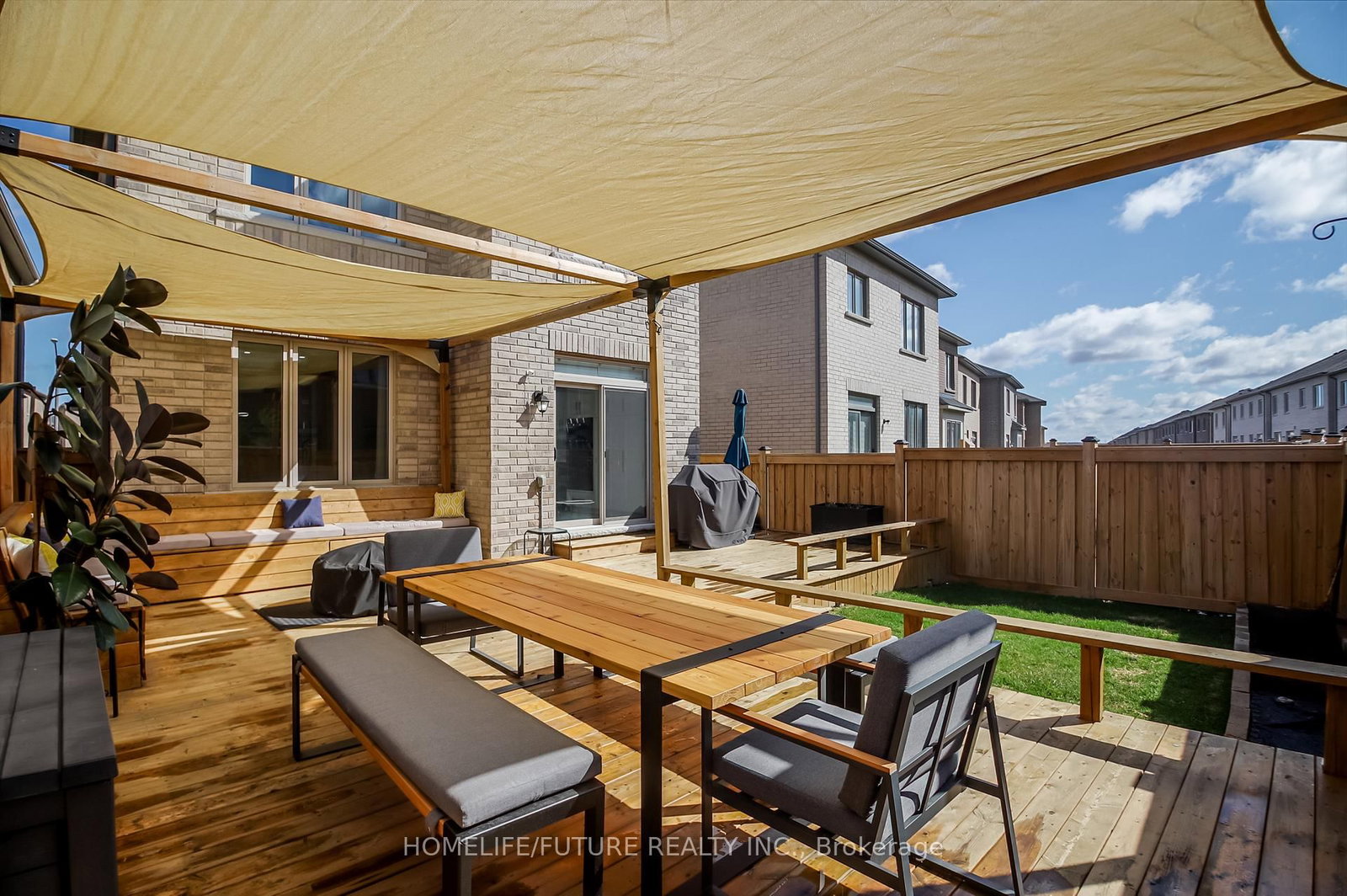 Detached House for sale at 27 Ogston Crescent, Whitby, Ontario, L1P 0H3 - Rural Whitby - MLS: E12992196