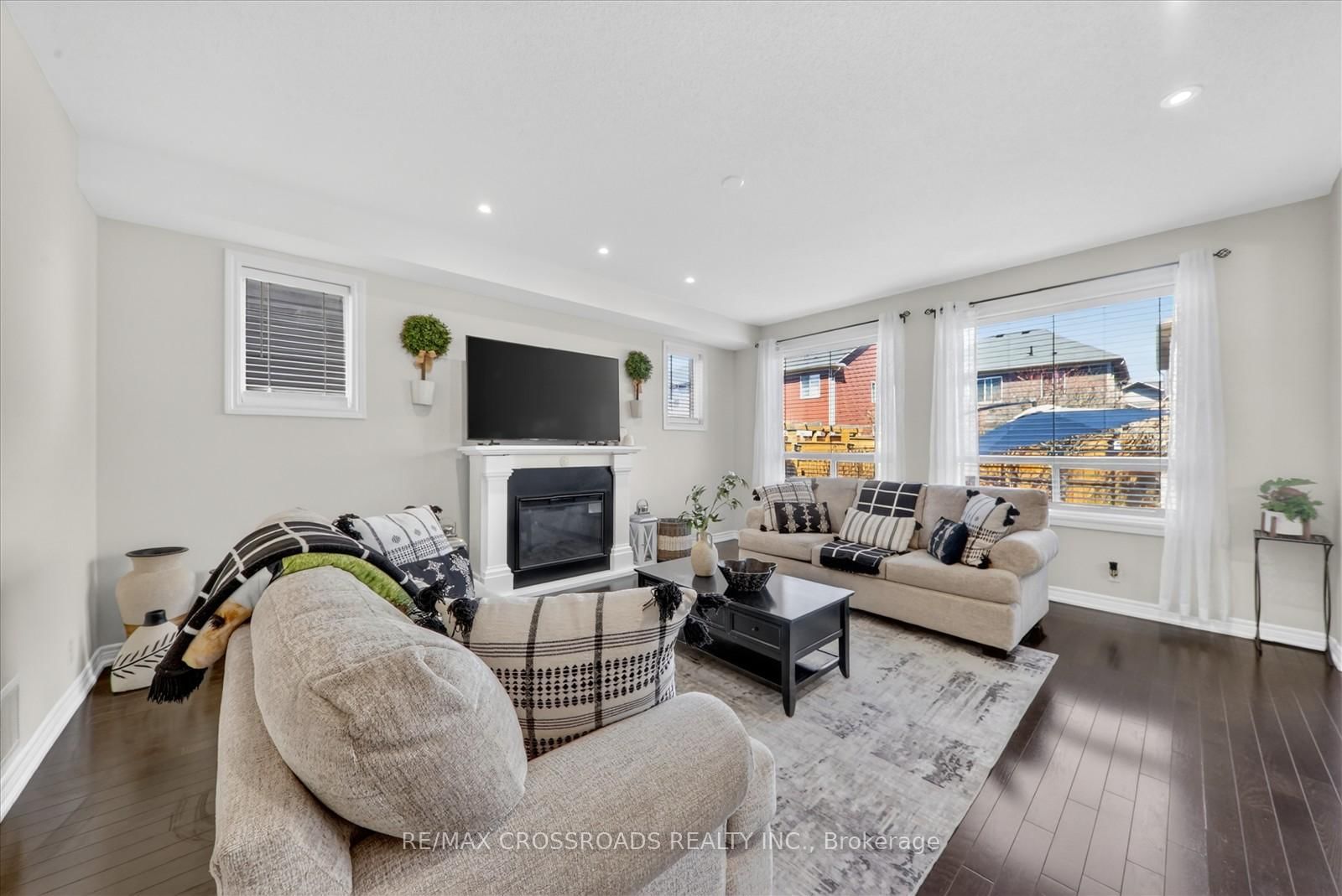 98 Britannia Avenue E - Photo 13