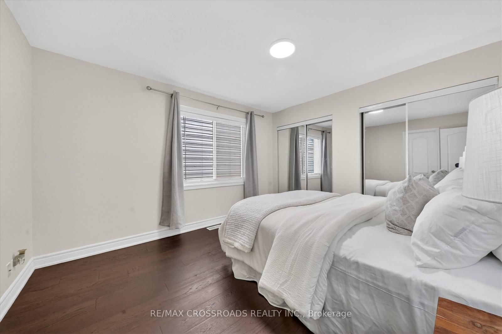 98 Britannia Avenue E - Photo 29