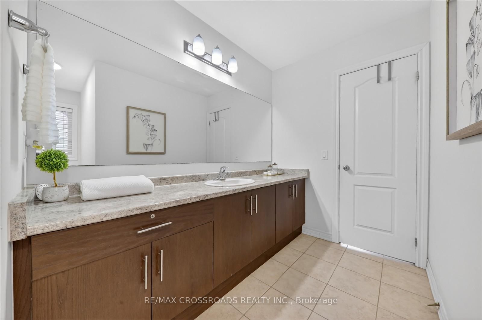 98 Britannia Avenue E - Photo 31