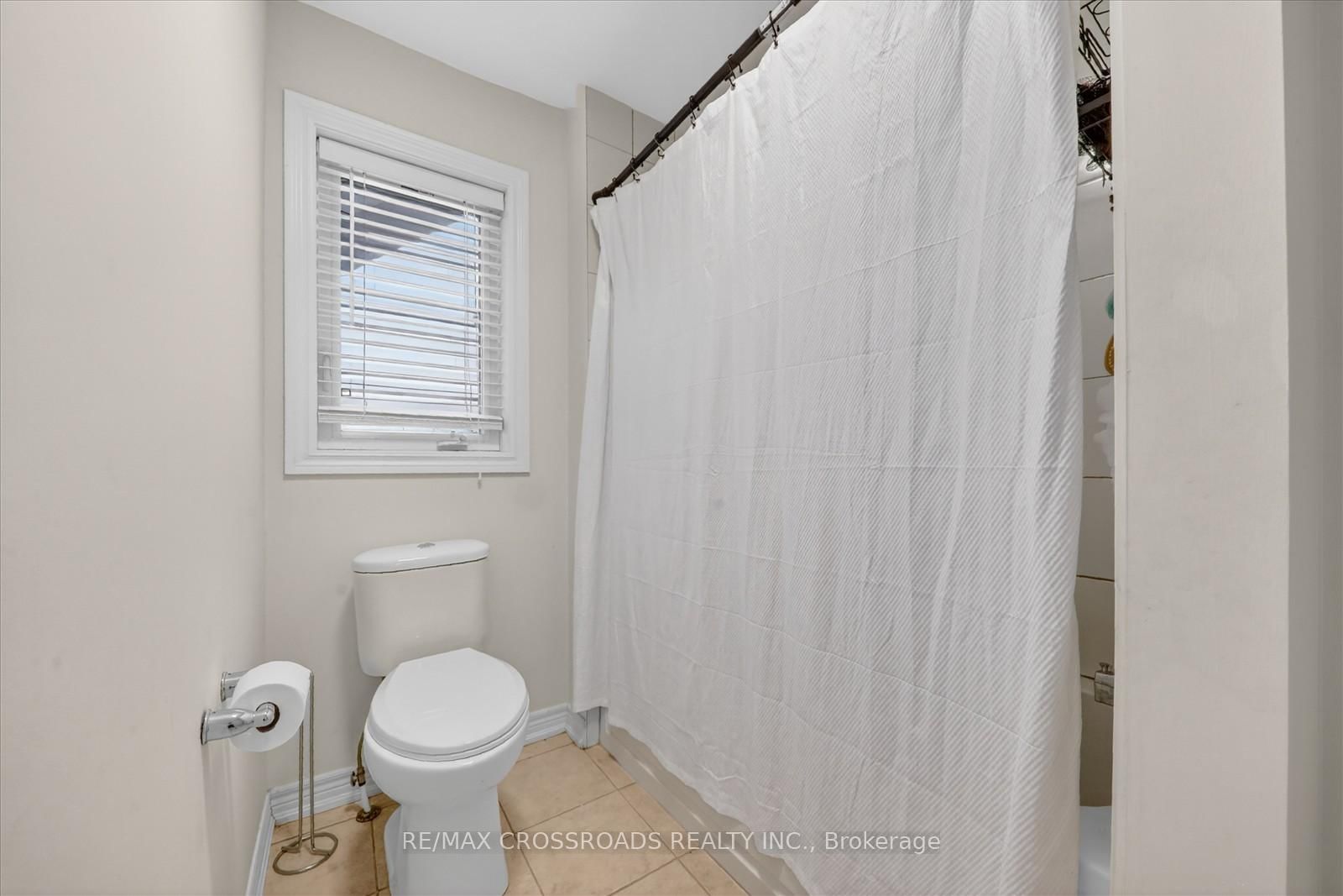 98 Britannia Avenue E - Photo 32